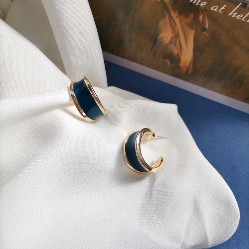 💙Blue Enamel Hoops Earrings - Picture 7 of 15